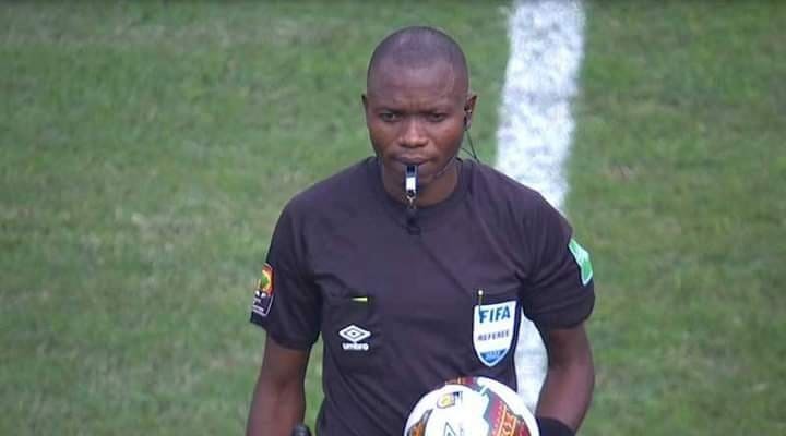 Jean Jacques ndala entre dans la légende de meilleurs arbitres d'Afrique, sera au sifflet de la finale Sénégal - Egypte.