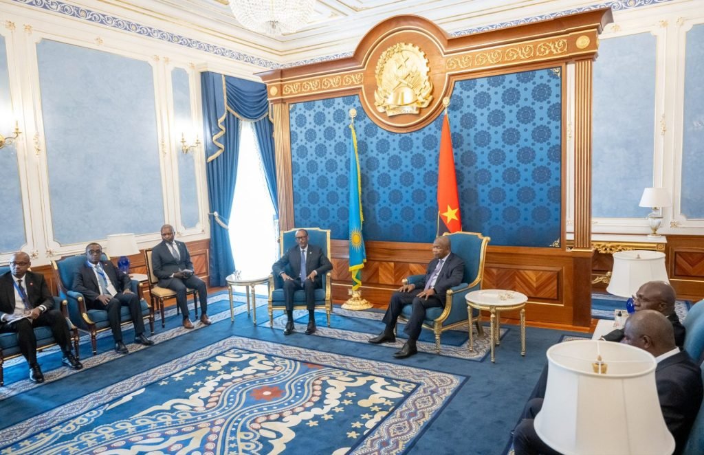 Rencontre au Sommet entre le Président Lourenço et le Président Kagame pour la Paix en RDC